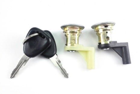 CRX1825-1.jpg ÖN KAPI ŞİFRESİ DACIA DUSTER (1 AD ) - Görsel 1