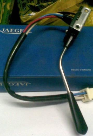 DO.2011-1.jpg SİNYAL KOLU RENAULT R12 (1 AD ) - Görsel 1